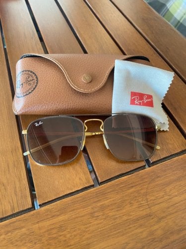 Περισσότερες πληροφορίες για "Ray-ban"