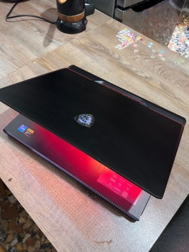 Περισσότερες πληροφορίες για "Raider GE78 HX14V"