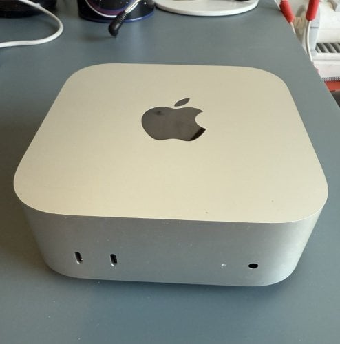 Περισσότερες πληροφορίες για "Apple Mac mini Desktop computer with M4 chip, 10-core CPU and 10-core GPU): 16GB of unified memory."