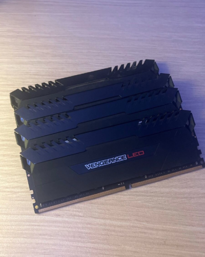 Περισσότερες πληροφορίες για "Corsair Vengeance LED 4x8GB DDR4-3466 CMU32GX4M4C3466C16 (32 GB/DDR4/3466MHz)"