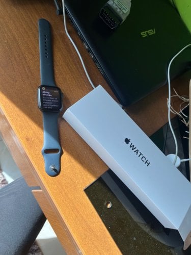 Περισσότερες πληροφορίες για "Apple Watch SE (44mm/Μαύρο)"