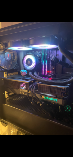Περισσότερες πληροφορίες για "Gigabyte GeForce RTX 4080 SUPER WINDFORCE 16G"