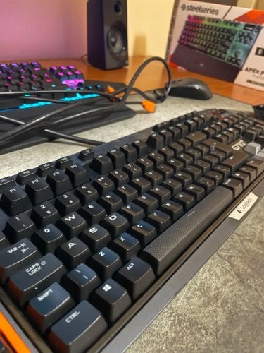 Περισσότερες πληροφορίες για "Logitech G710+"