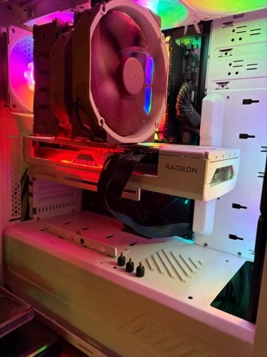 Περισσότερες πληροφορίες για "Sapphire PURE Radeon RX 7800 XT"