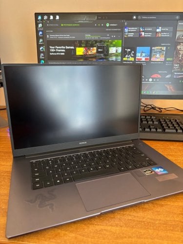 Περισσότερες πληροφορίες για "Honor MagicBook 15 NoteBook"