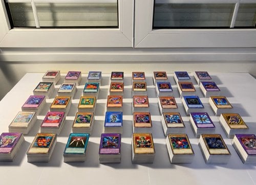 Περισσότερες πληροφορίες για "Yu Gi Oh 1200+ 1st Edition card collection"