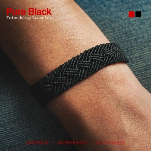 Περισσότερες πληροφορίες για "Pure Black - Χειροποίητο μακραμέ βραχιόλι από κηρωμένη κλωστή !"
