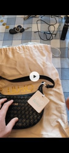 Περισσότερες πληροφορίες για "LIU JO μαύρη γυναικεία τσάντα"