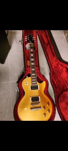 Περισσότερες πληροφορίες για "Epiphone Les Paul slash Victoria 600€"