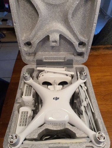 Περισσότερες πληροφορίες για "Dji Phantom 4 pro με 3 μπαταρίες"