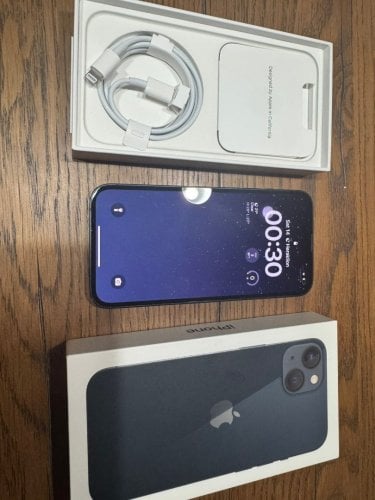 Περισσότερες πληροφορίες για "Apple iPhone 13 (Μαύρο/128 GB)"