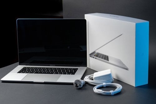 Περισσότερες πληροφορίες για "🔥 ΠΩΛΕΙΤΑΙ MacBook Pro 15" (2016) με Touch Bar - Κατάσταση refurbished/σαν καινούργιο 🔥"