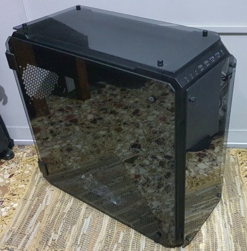 Περισσότερες πληροφορίες για "Thermaltake View 71 Tempered Glass Gaming Full Tower"