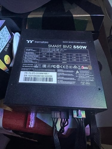 Περισσότερες πληροφορίες για "Thermaltake Smart BM2 550W Τροφοδοτικό Υπολογιστή Semi Modular 80"