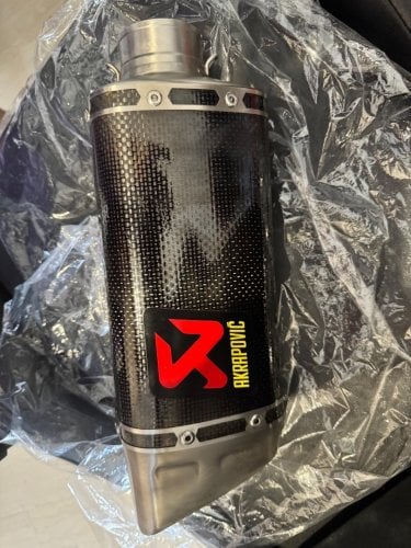Περισσότερες πληροφορίες για "Akrapovic mt 09"