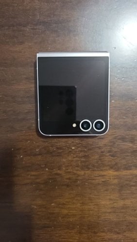 Περισσότερες πληροφορίες για "Samsung Galaxy Z Flip6 (Ασημί/256 GB)"