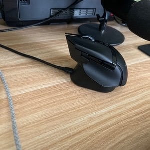 Περισσότερες πληροφορίες για "Razer basilisk v3 pro + Razer mouse dock pro"