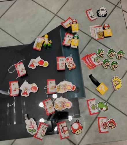 Περισσότερες πληροφορίες για "Super Mario Kinder collection toys/figurines"
