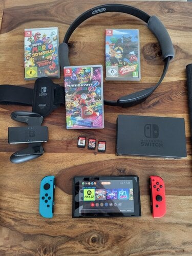 Περισσότερες πληροφορίες για "Πωλείται Nintendo switch κονσόλα με παιχνιδια. Νέα τιμή 240ευρω"