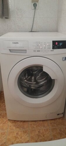 Περισσότερες πληροφορίες για "ΠΛΥΝΤΗΡΙΟ AEG 7kg"