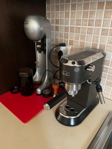 Περισσότερες πληροφορίες για "De'Longhi Dedica Pump Μηχανή Espresso 1300W Πίεσης 15bar Μαύρη & Μύλος"