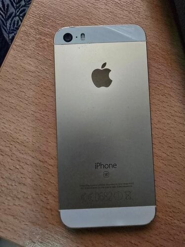 Περισσότερες πληροφορίες για "Apple iPhone SE (2016) 16 GB"