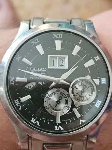 Περισσότερες πληροφορίες για "Seiko premium kinetic perpetual calendar"