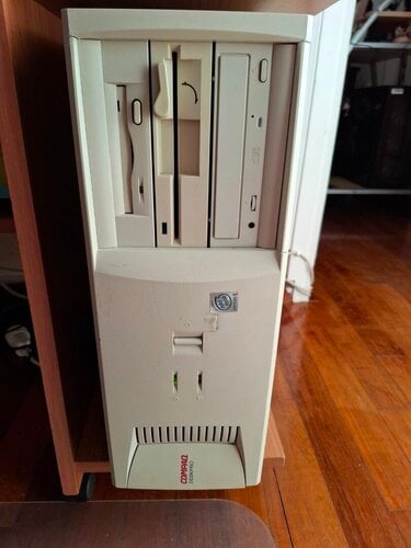 Περισσότερες πληροφορίες για "Compaq deskpro EB/SB Series Pentium II"