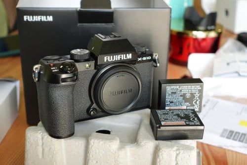 Περισσότερες πληροφορίες για "Fujifilm X-S10"