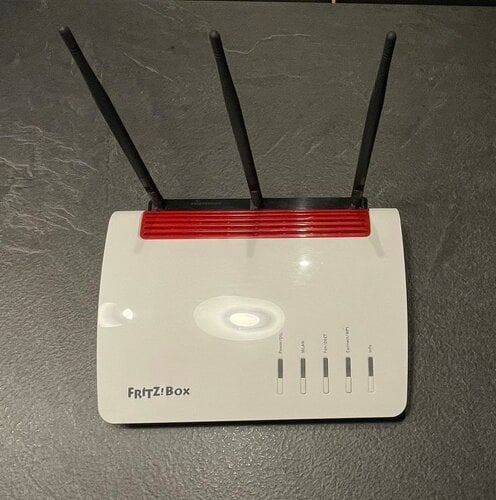 Περισσότερες πληροφορίες για "AVM FRITZ!Box 7590 | Με πρόσθετες τρεις πανκατευθυντικές εξωτερικές κεραίες 5 dBi"