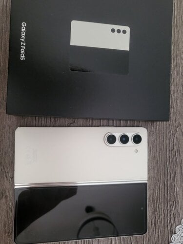 Περισσότερες πληροφορίες για "Samsung Galaxy Fold (Ασημί/512 GB)"