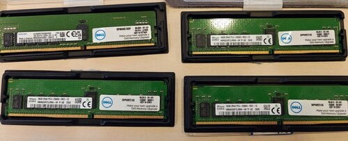 Περισσότερες πληροφορίες για "Μνήμες (memory modules) Dell Server T4xx 16Gb PC4 (DDR4), Samsung, Hynix"