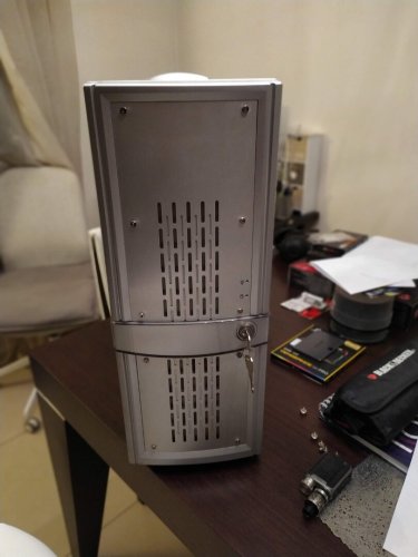 Περισσότερες πληροφορίες για "Διάφορα Hardware, PC Cases, Desktop, Tower, GPU, Τροφοδοτικά"