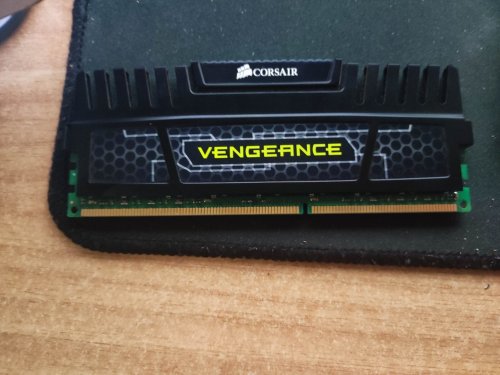 Περισσότερες πληροφορίες για "Corsair vengeance 1x8 1600CL10"