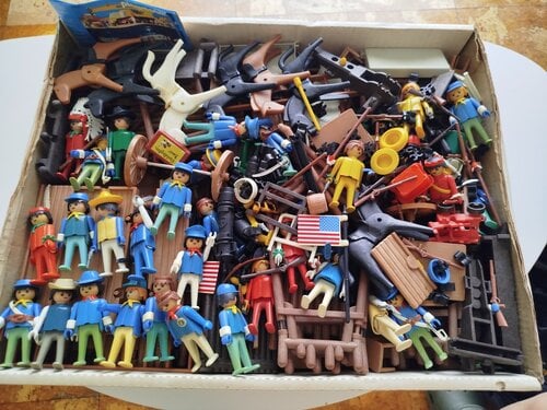 Περισσότερες πληροφορίες για "Playmobil οχυρό no 3419 Lyra RETRO - vintage δεκαετίας '80 συλλεκτικό"