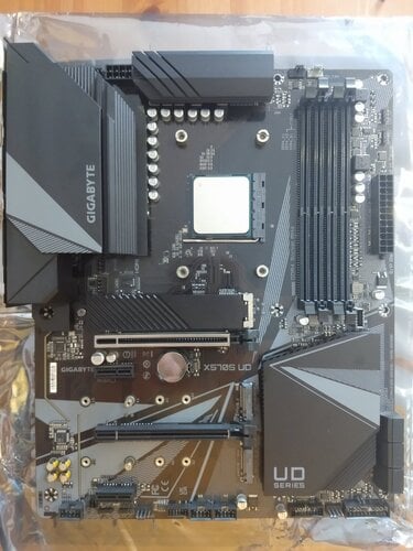Περισσότερες πληροφορίες για "Gigabyte X570S UD ΑΜ4"
