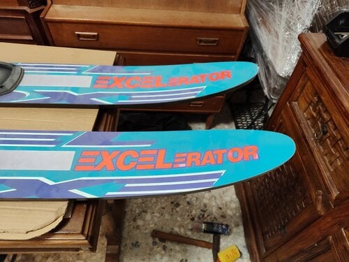 Περισσότερες πληροφορίες για "QuickSilver /Ski /monoSki"