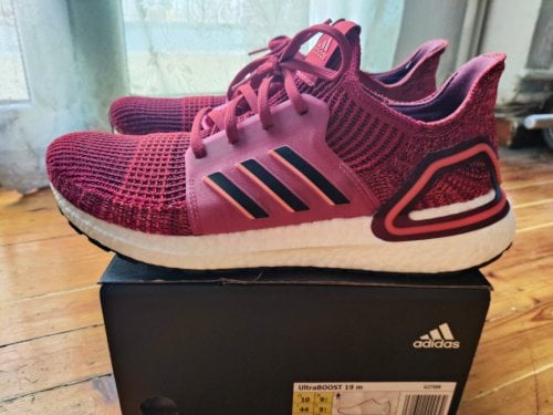 Περισσότερες πληροφορίες για "Adidas Ultraboost 19 EU44, US10"