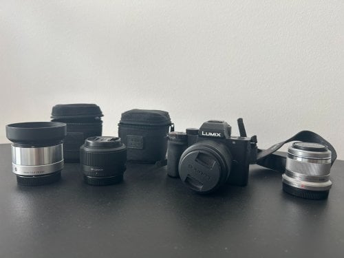 Περισσότερες πληροφορίες για "Panasonic Mirrorless Lumix DC-G100 + 3 lens"