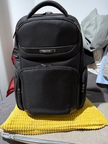 Περισσότερες πληροφορίες για "Samsonite PRO-DLX6 17.3 ίντσες expandable backpack μαύρο σε άριστη κατάσταση"