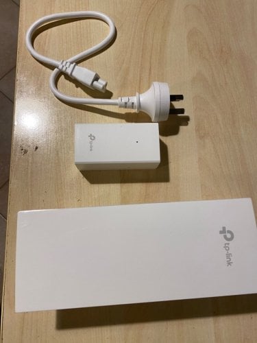 TP-Link CPE210 V3 2.4GHz 300Mbps 9dBi Outdoor CPE Wireless Access Point Repeater