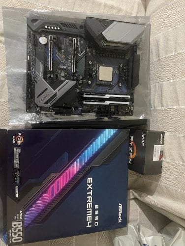 Περισσότερες πληροφορίες για "SET 5600X/B550 EXTREME 4/EVGA 3070/DDR4 BDIES 3600mhz 16cas 32gb"