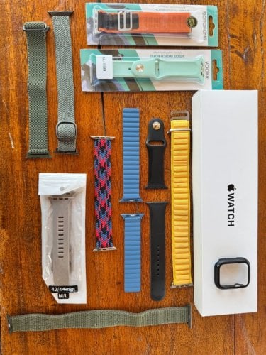 Περισσότερες πληροφορίες για "APPLE WATCH SE 2ND 44MM ALUM. MID/MID SPT"