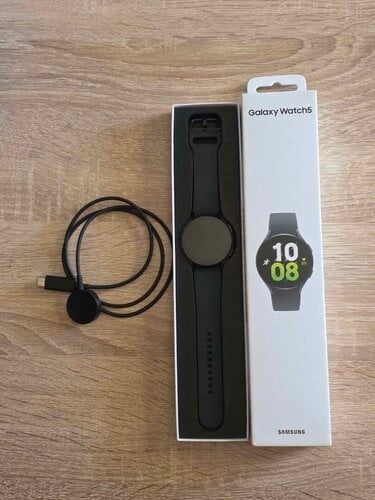 Περισσότερες πληροφορίες για "Samsung Galaxy Watch5 44mm Graphite"
