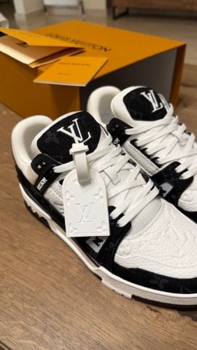 Περισσότερες πληροφορίες για "Louis Vuitton Trainers"