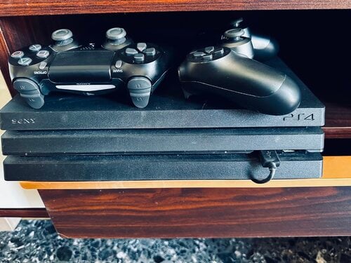 Περισσότερες πληροφορίες για "Sony PS4 Pro 1TB & VR"
