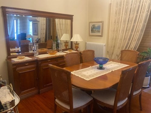 Περισσότερες πληροφορίες για "Σετ Τραπεζαρία Καθρεφτης Μπουφες"