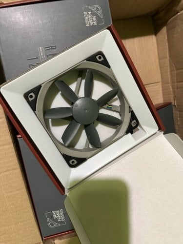 Περισσότερες πληροφορίες για "NOCTUA FANS NF-S12B 120mm PWM x8"