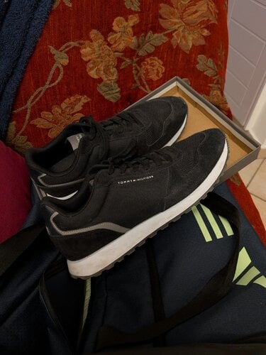Περισσότερες πληροφορίες για "Tommy Hilfiger Runner Ανδρικά Sneakers Μαύρο No.44 - σε κατάσταση καινούργιων"