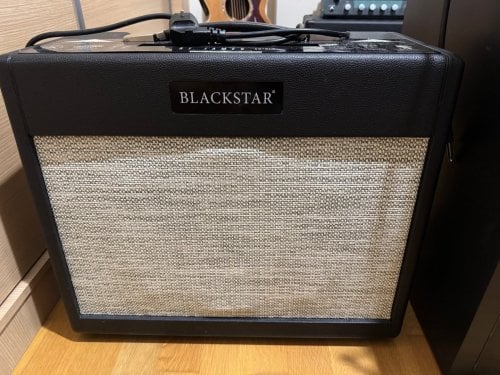 Περισσότερες πληροφορίες για "Blackstar St James 50 6l6 combo"